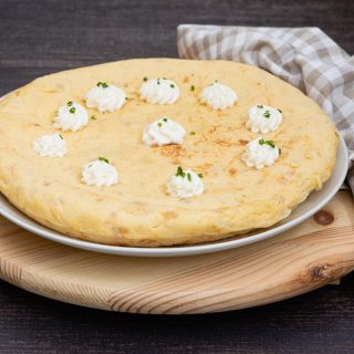 Tortilla rellena de jamón y queso